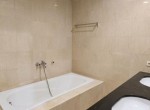 13_bathroom_tub_full_3x4